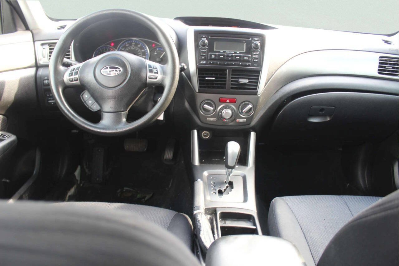Used 2012 Subaru Forester 2.5X Premium w/ Popular Pkg 3 AWD/4WD image 8