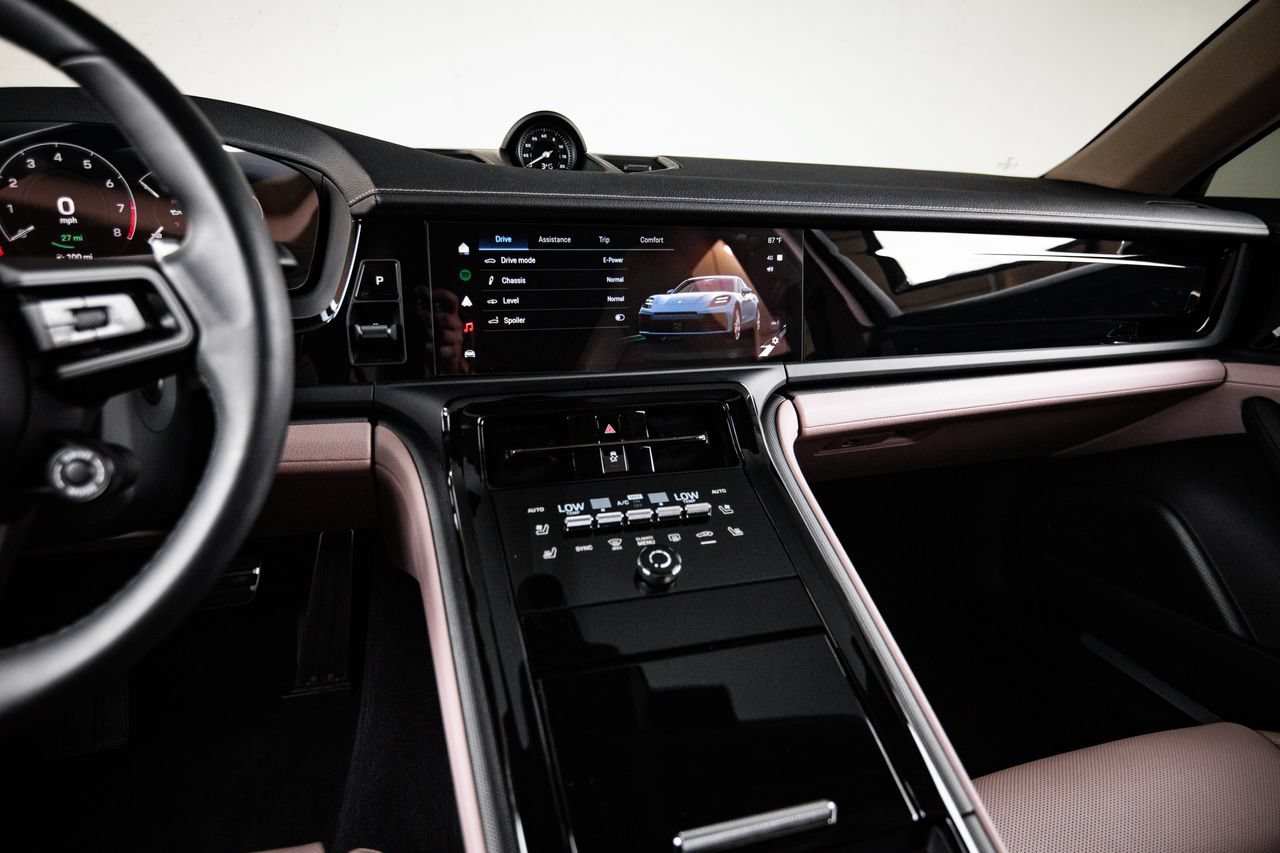 Certified 2026 Porsche Panamera 4 E-Hybrid AWD/4WD image 19