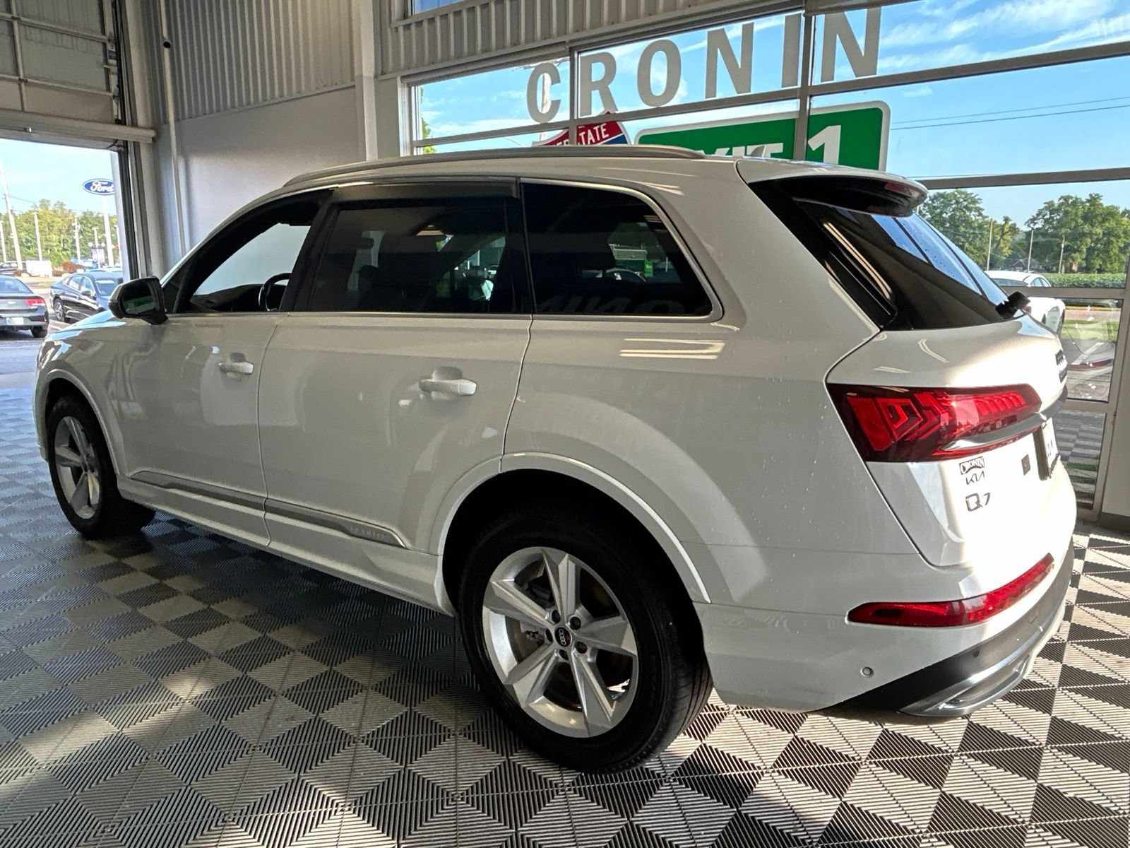 Used 2021 Audi Q7 3.0T Premium AWD/4WD image 4