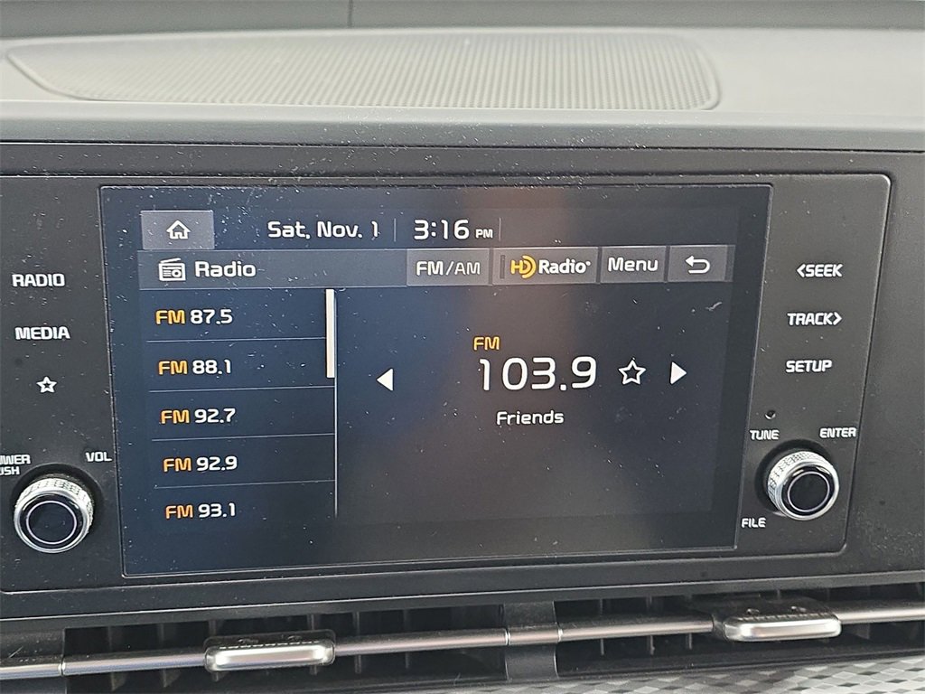 Used 2023 Kia Carnival LX image 22