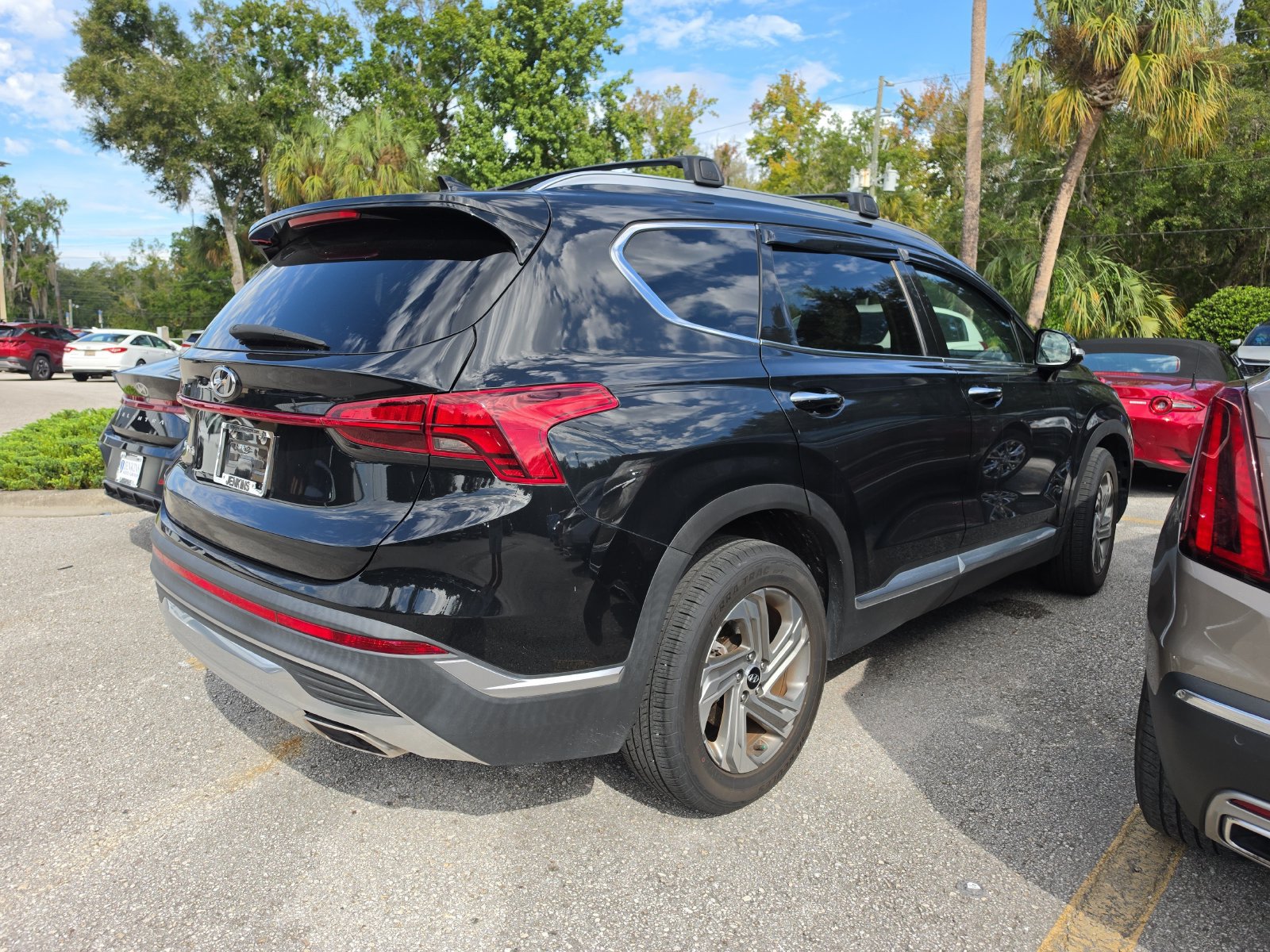 Used 2022 Hyundai Santa Fe SEL w/ Convenience Package FWD image 3