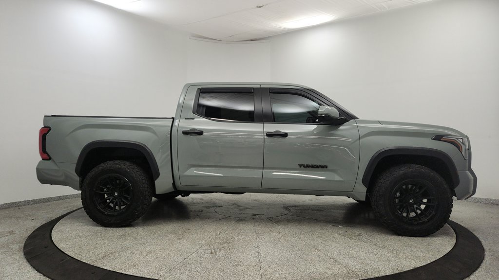 Used 2024 Toyota Tundra Limited AWD/4WD image 6