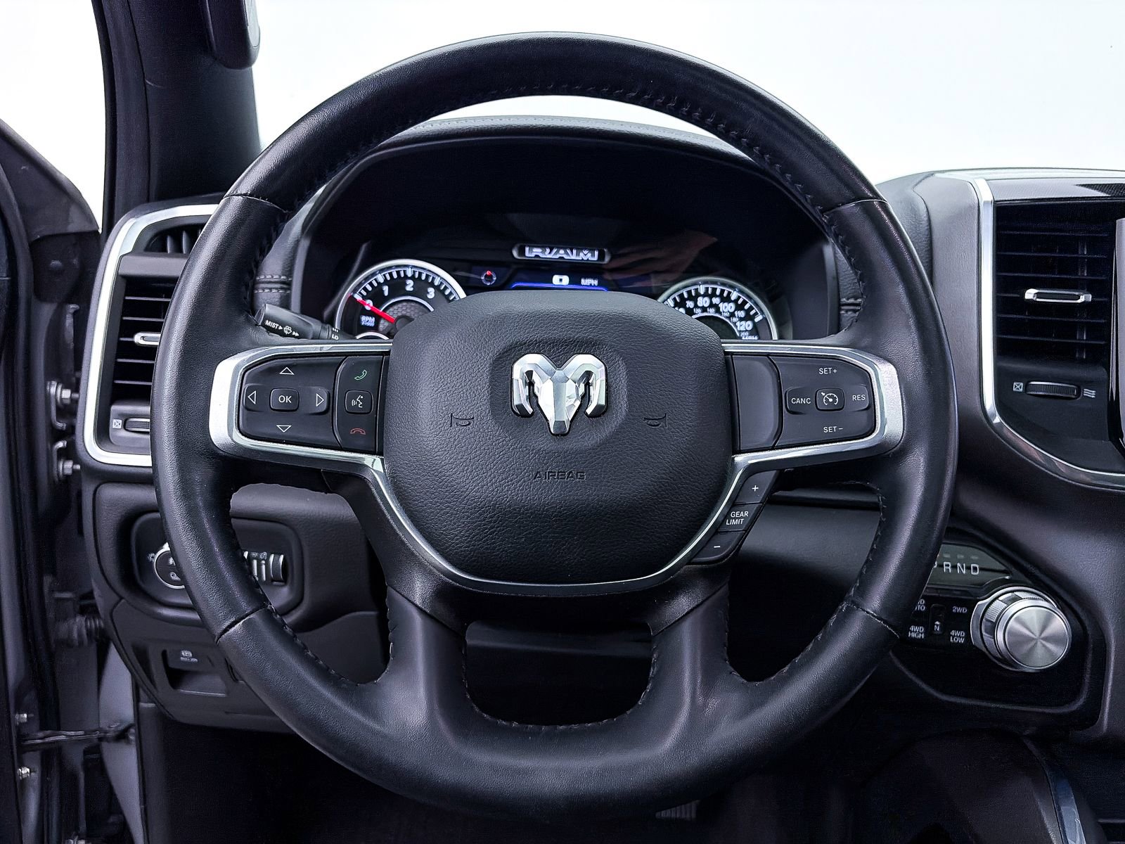 Used 2022 RAM 1500 Laramie w/ Sport Appearance Package AWD/4WD image 31