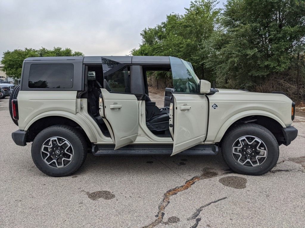New 2025 Ford Bronco Outer Banks image 7