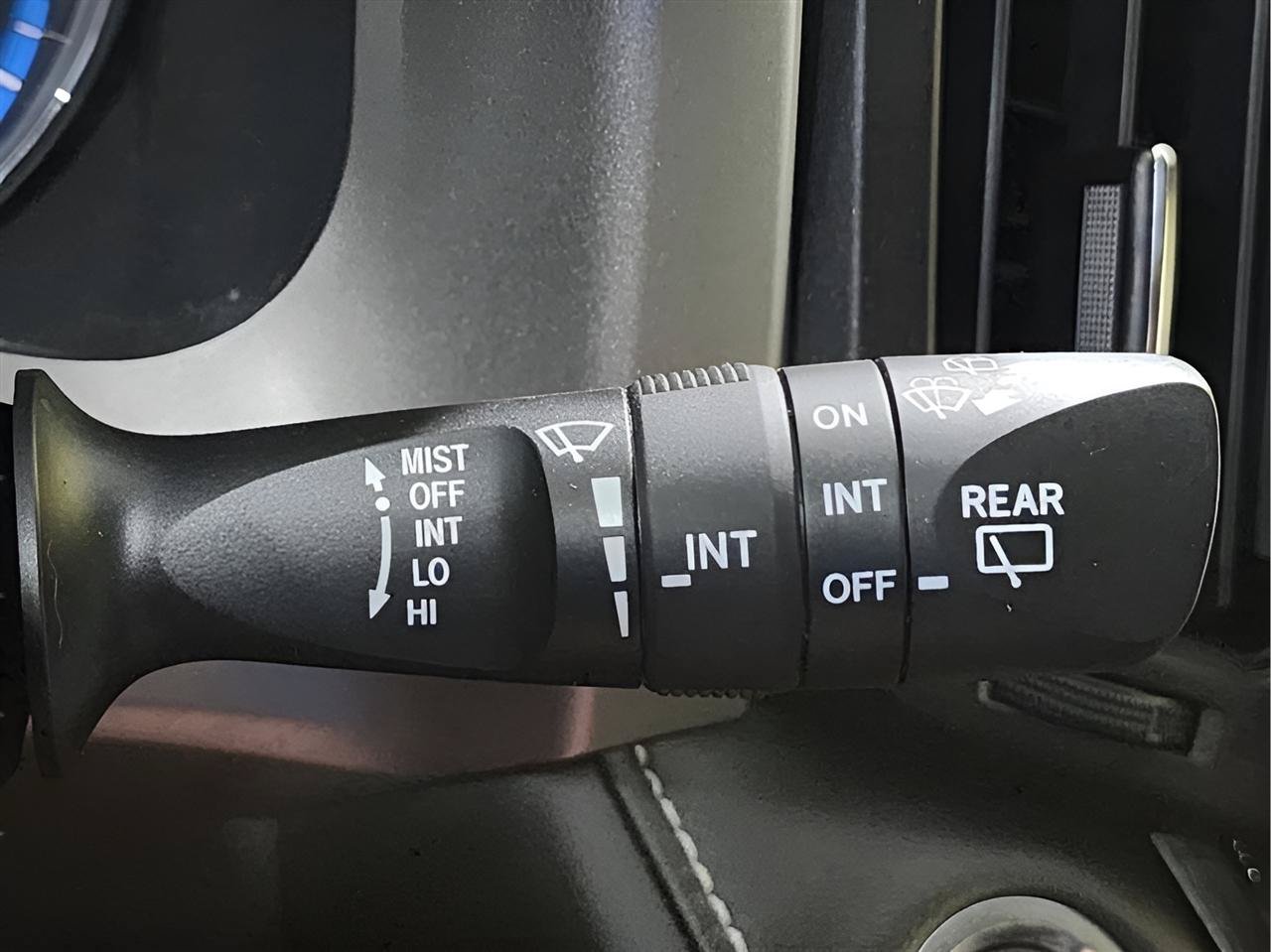 Used 2017 Toyota RAV4 Platinum w/ All Weather Liner Package AWD/4WD image 20
