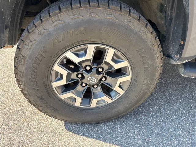 Used 2016 Toyota Tacoma TRD Off-Road AWD/4WD image 14