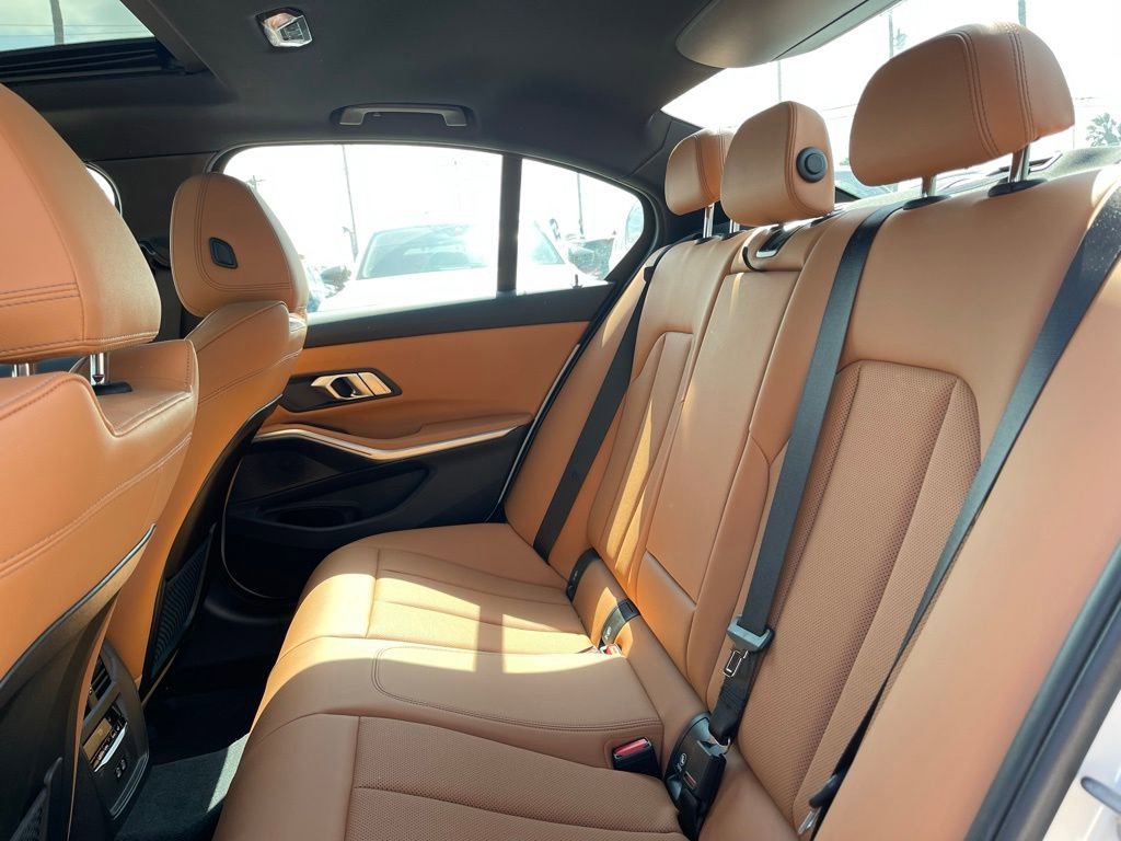 Used 2023 BMW 330i Sedan w/ Premium Package image 17