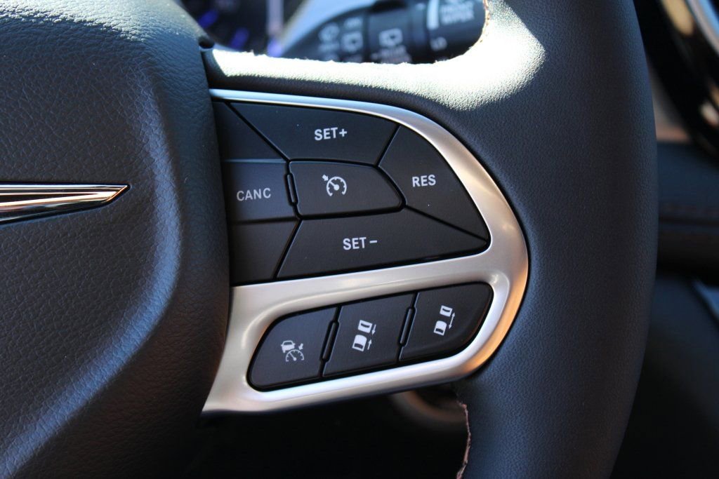 New 2026 Chrysler Pacifica Pinnacle image 16