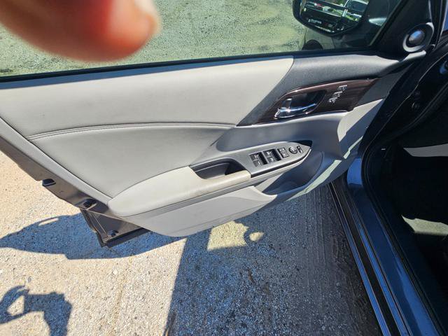 Used 2016 Honda Accord EX-L image 9