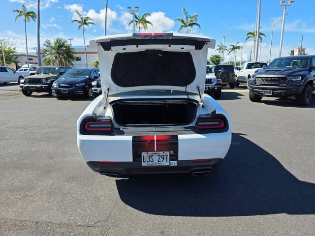 Used 2015 Dodge Challenger R/T Plus RWD image 9