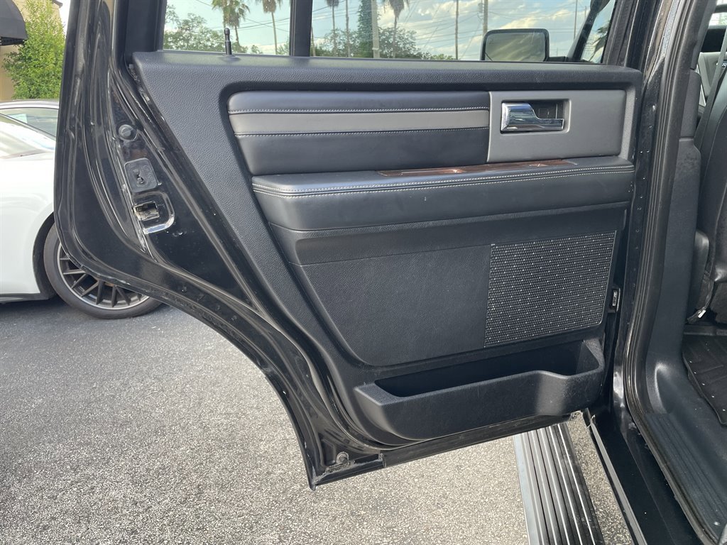 Used 2015 Ford Expedition Platinum AWD/4WD image 42