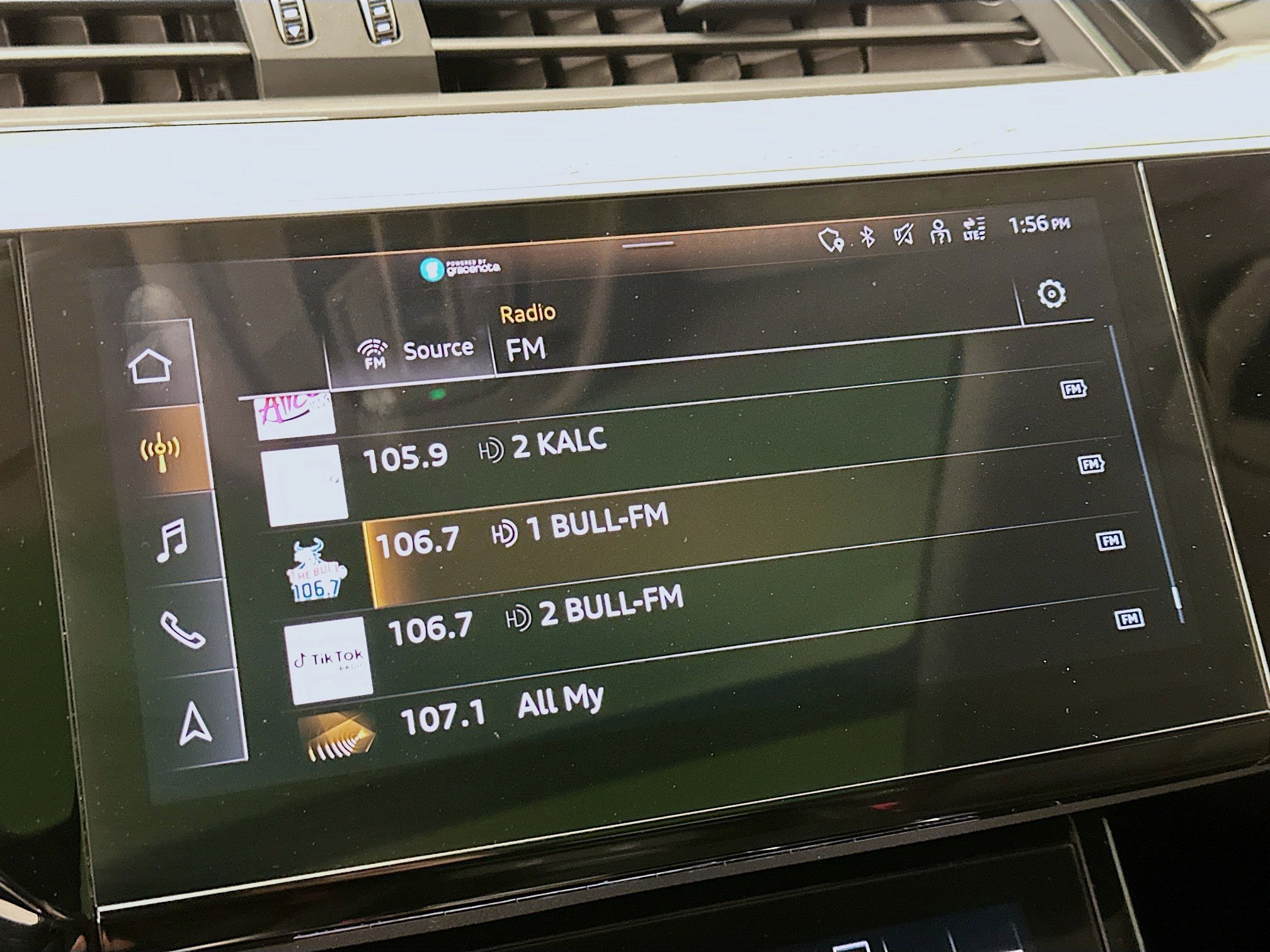 Used 2021 Audi e-tron Premium w/ Black Optic Package AWD/4WD image 21