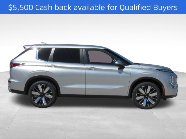 New 2026 Mitsubishi Outlander SE FWD image 2
