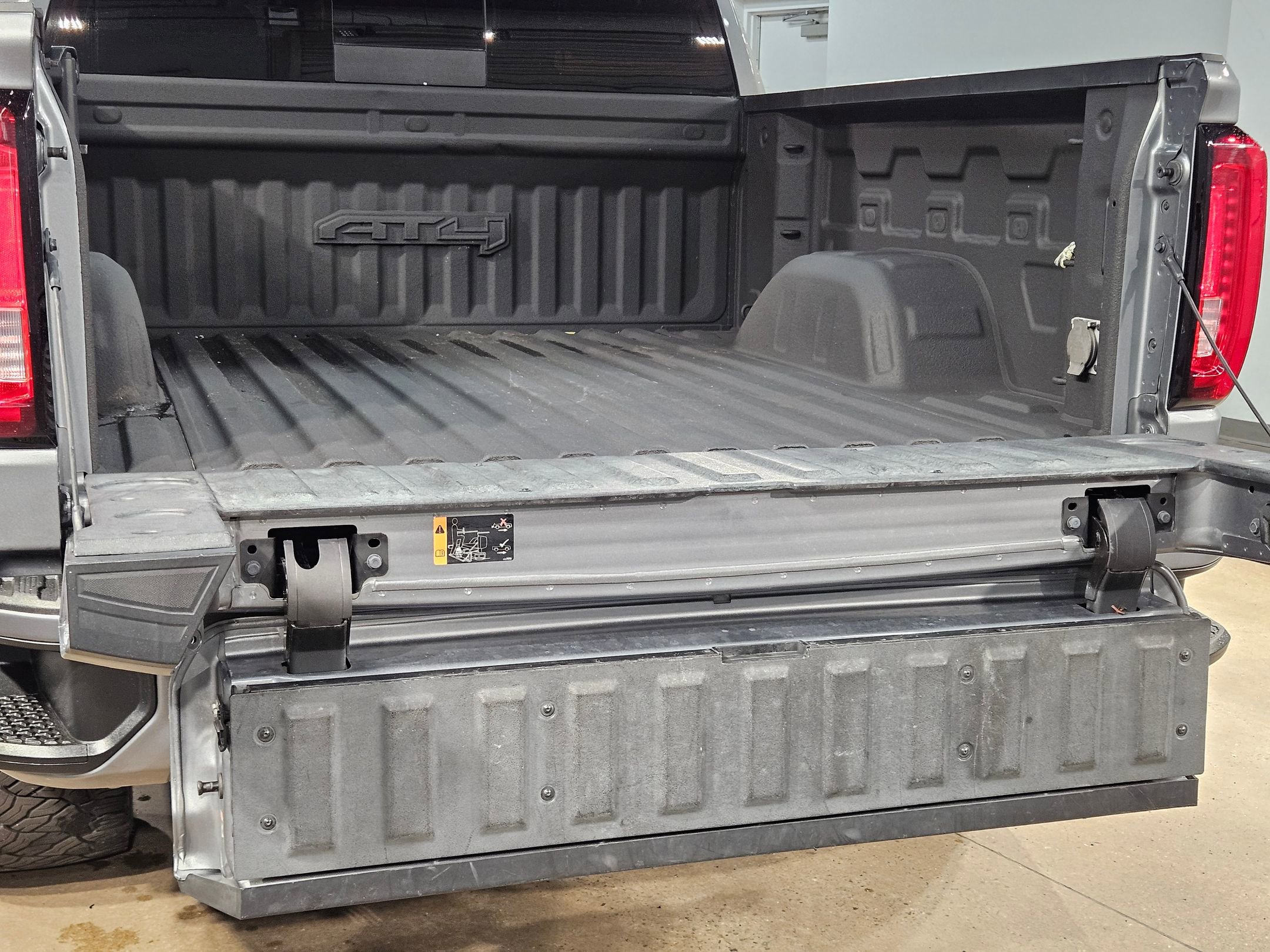 Used 2021 GMC Sierra 1500 AT4 w/ AT4 Value Package image 18