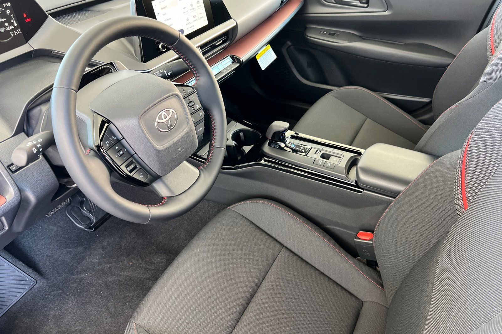 New 2026 Toyota Prius Plug-In Hybrid FWD image 9