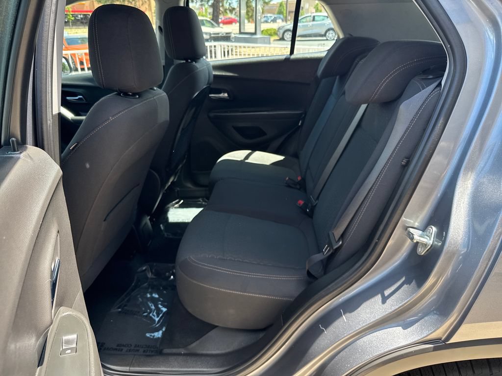 Used 2020 Chevrolet Trax LS FWD image 23