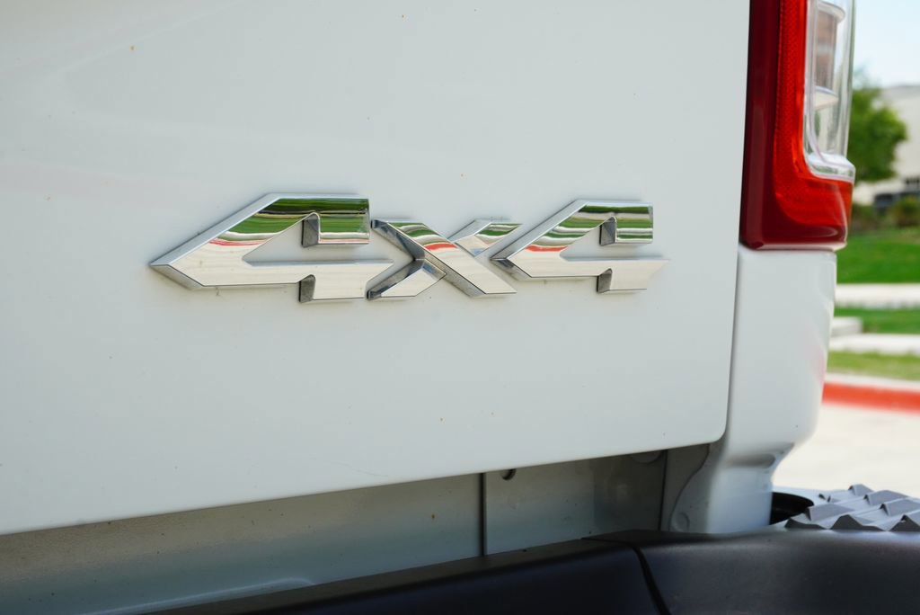 Used 2024 RAM 2500 Tradesman w/ Chrome Appearance Group image 9