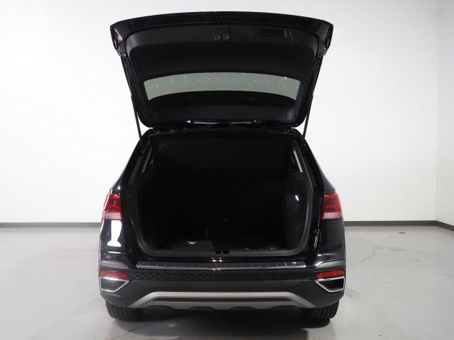 Used 2024 Volkswagen Taos SE image 34