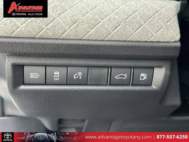 Used 2026 Toyota Camry XLE w/ Premium Package AWD/4WD image 25