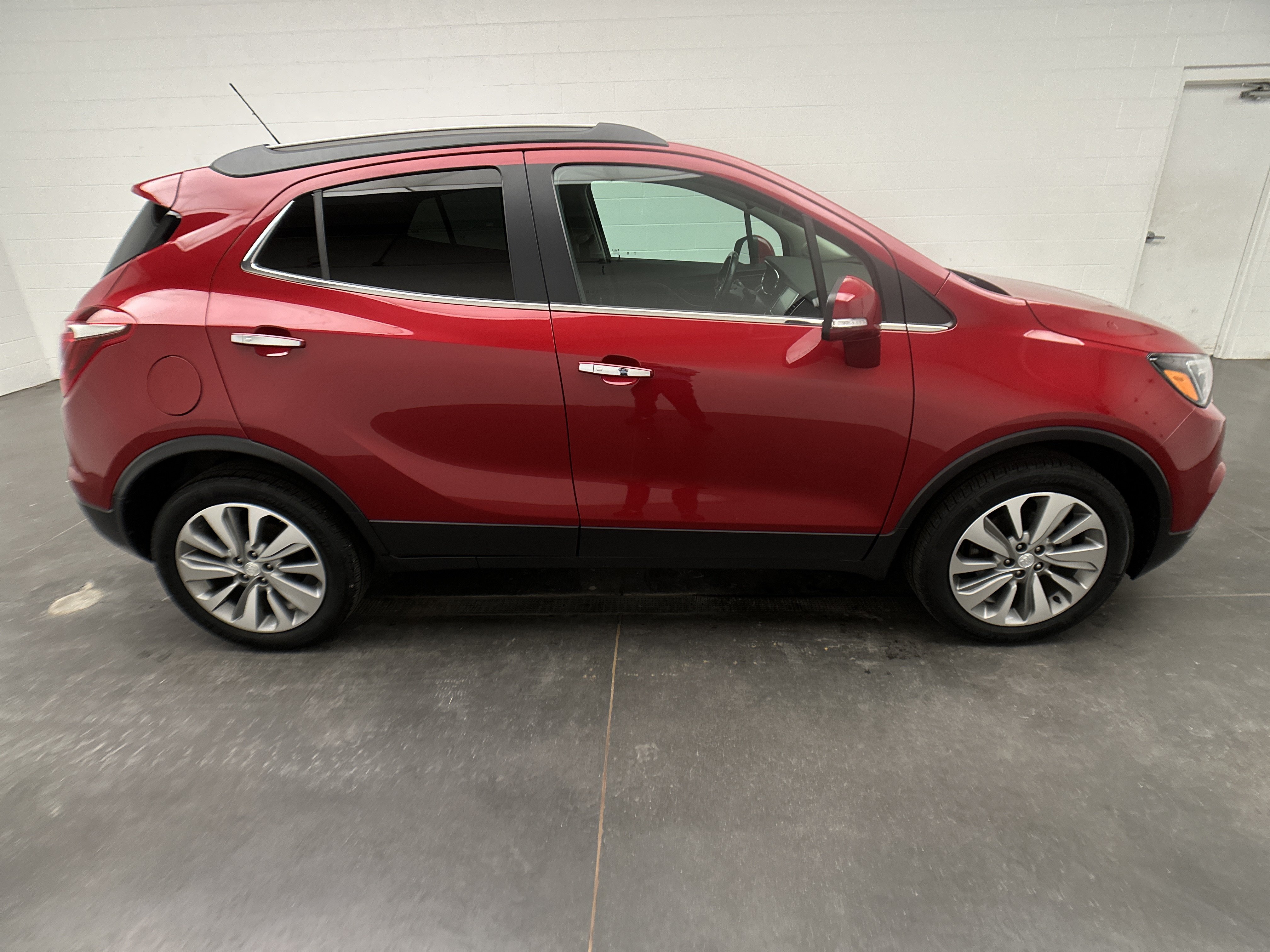 Used 2019 Buick Encore Preferred AWD/4WD image 9