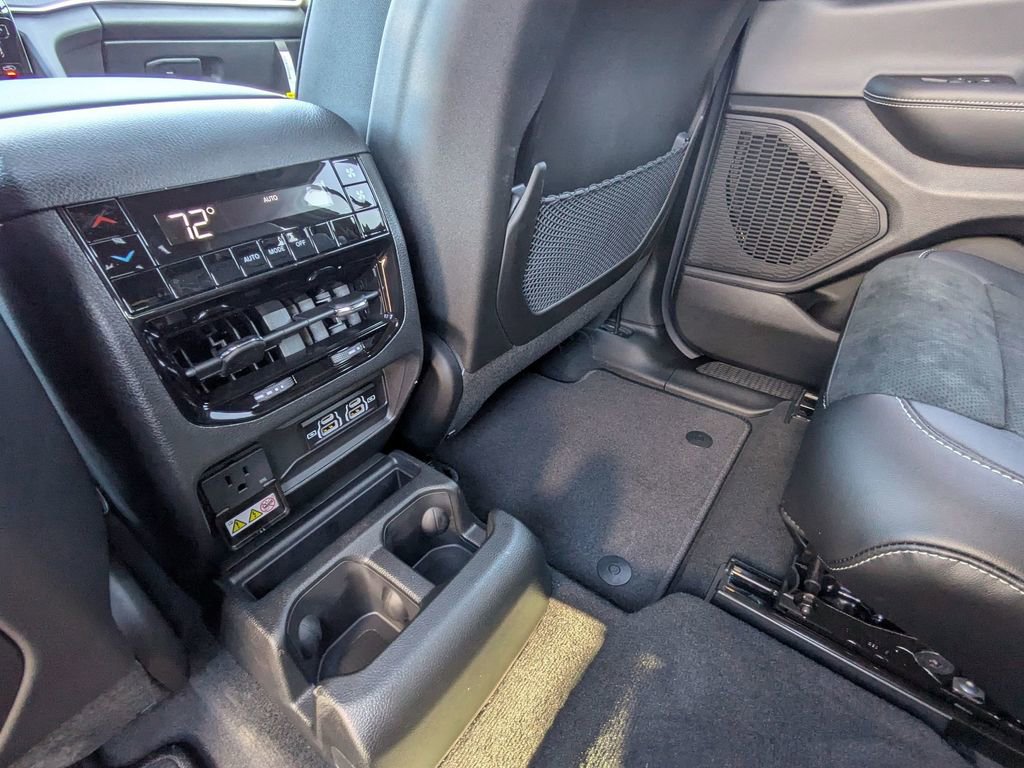 New 2025 Jeep Grand Cherokee L Altitude image 29