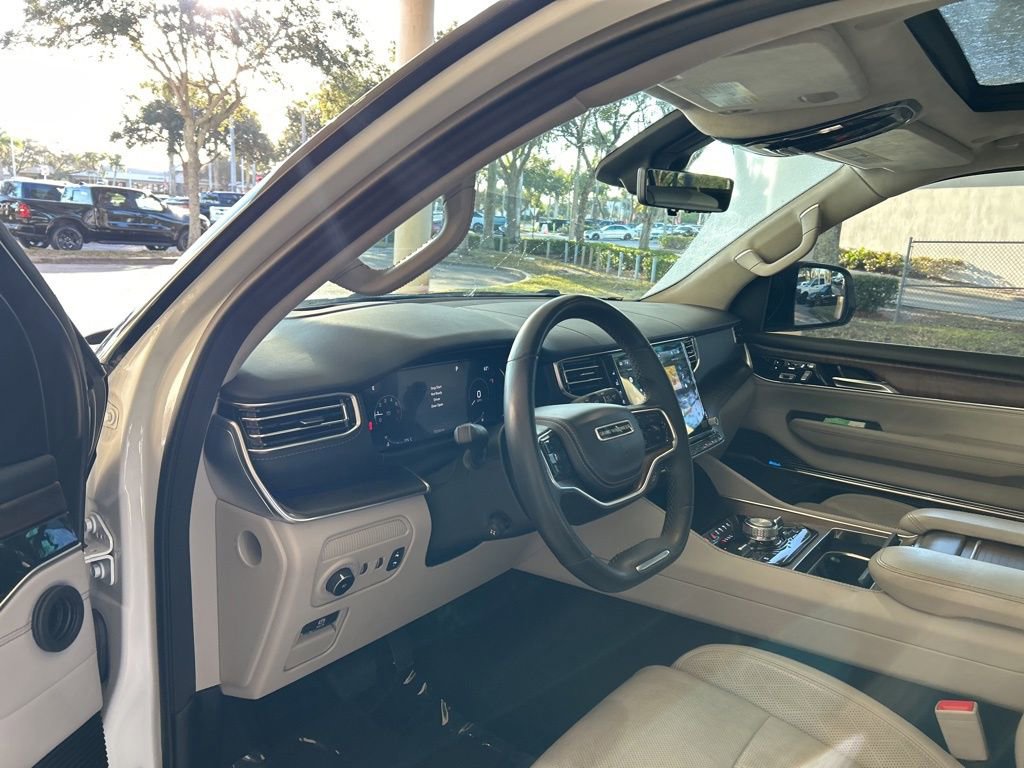 Used 2023 Jeep Grand Wagoneer L Series II image 6