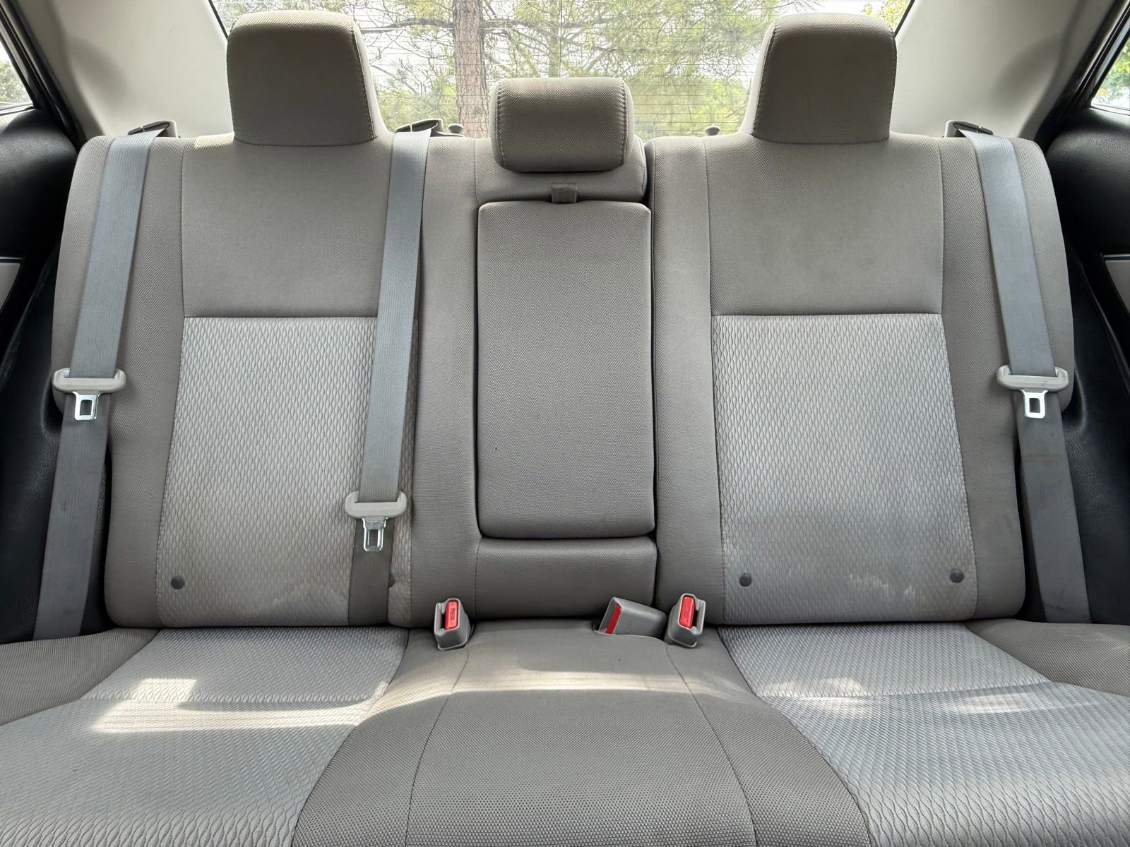 Used 2015 Toyota Corolla LE FWD image 35