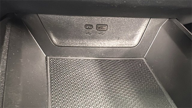 Used 2025 Chevrolet Equinox LT image 28