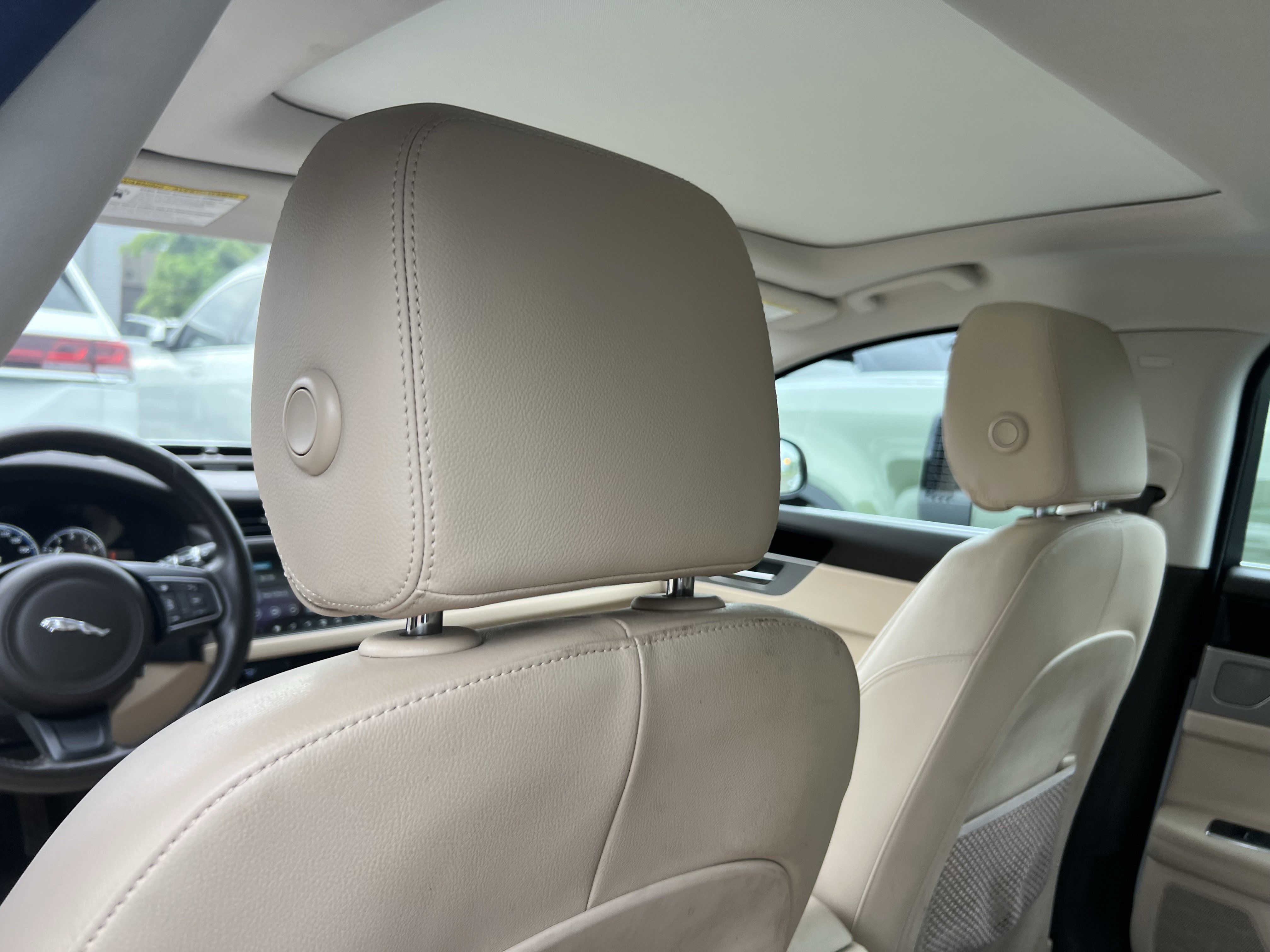 Used 2017 Jaguar XF Prestige RWD image 29