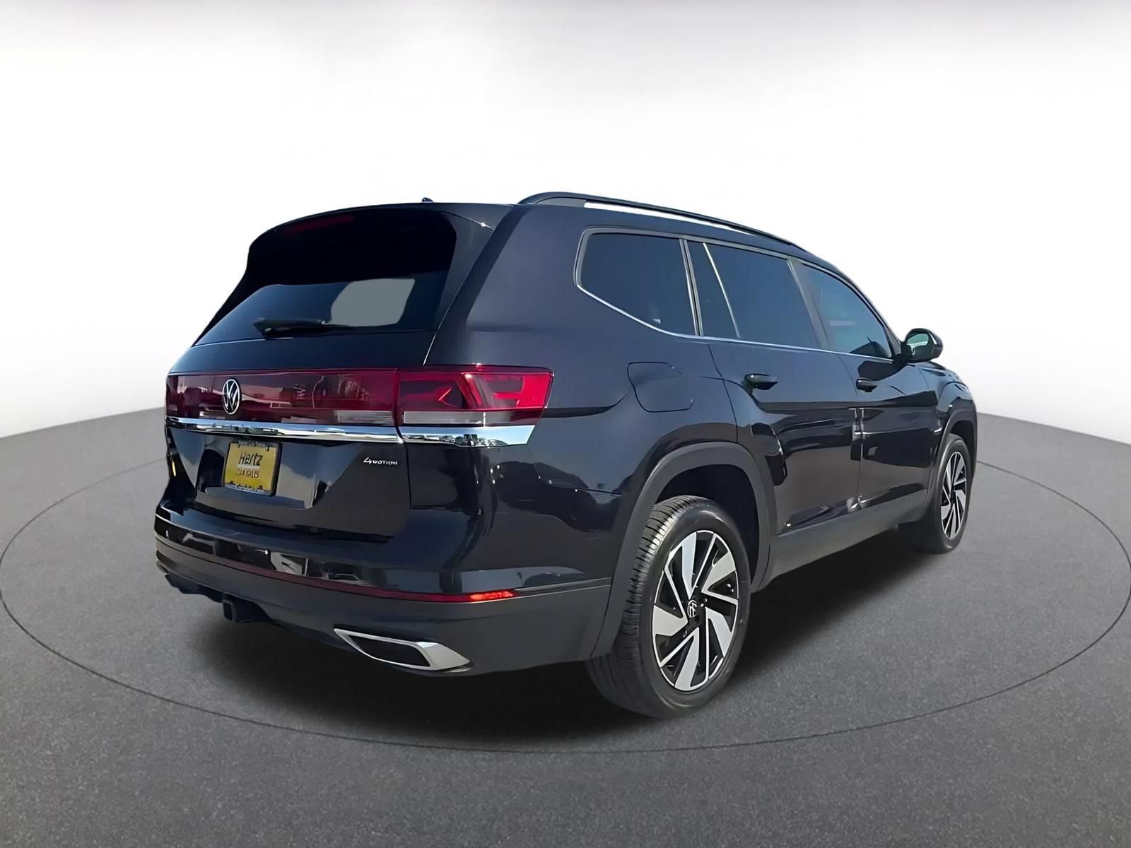 Used 2024 Volkswagen Atlas SE AWD/4WD image 13