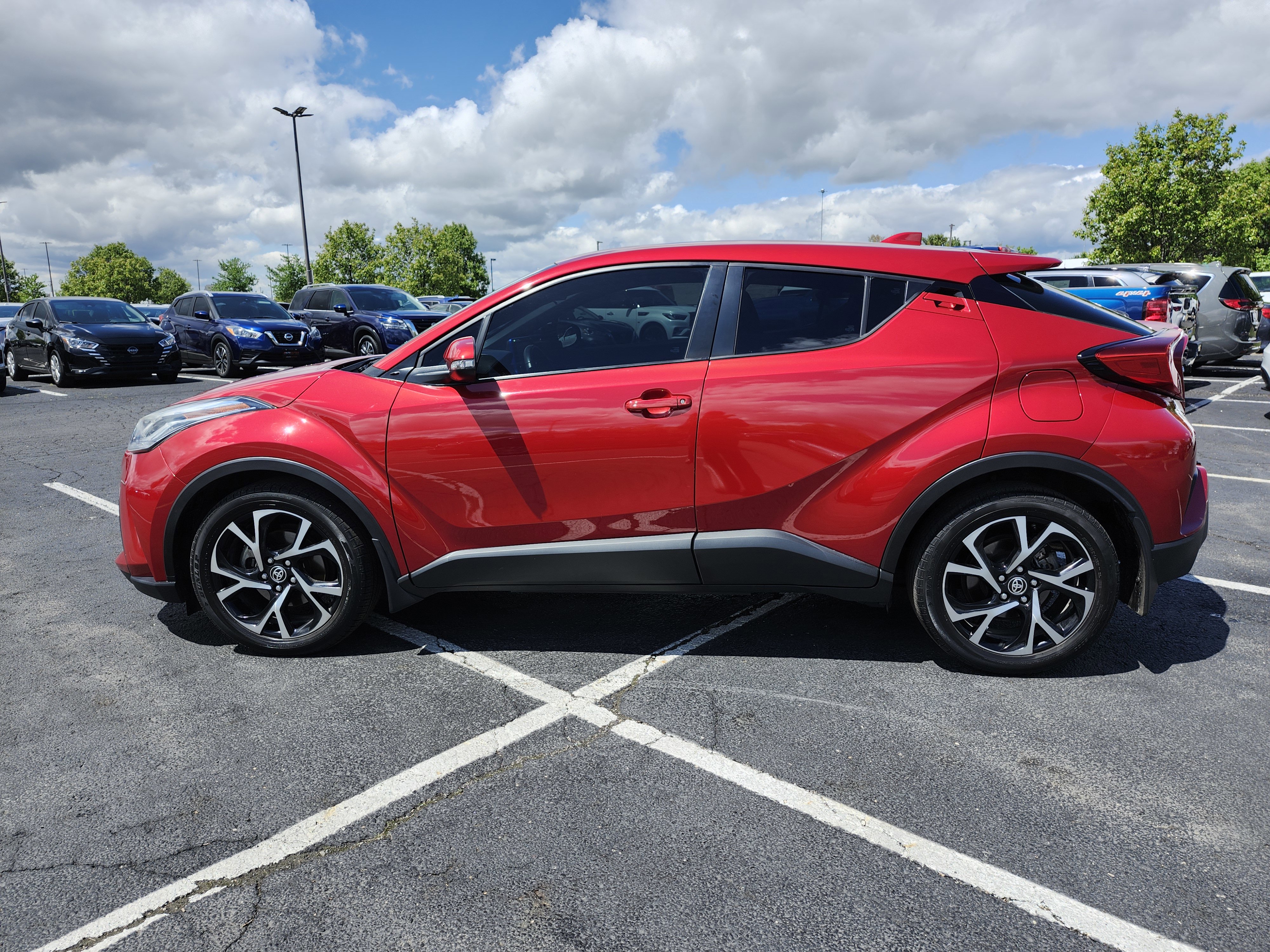 Used 2021 Toyota C-HR XLE FWD image 11