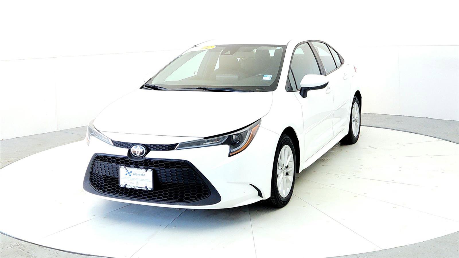 Certified 2022 Toyota Corolla LE w/ LE Convenience Package image 2