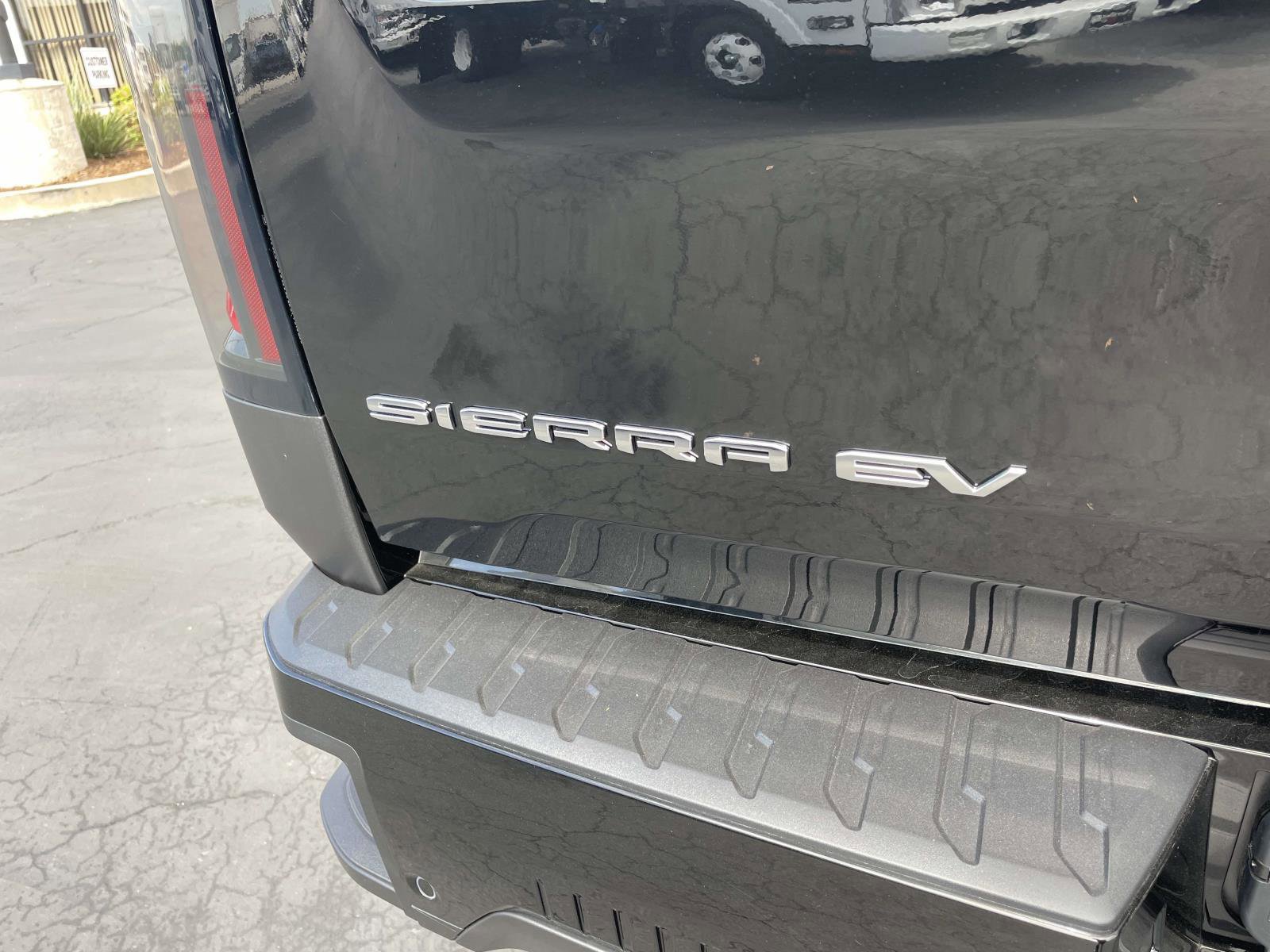 New 2026 GMC Sierra EV Elevation image 29