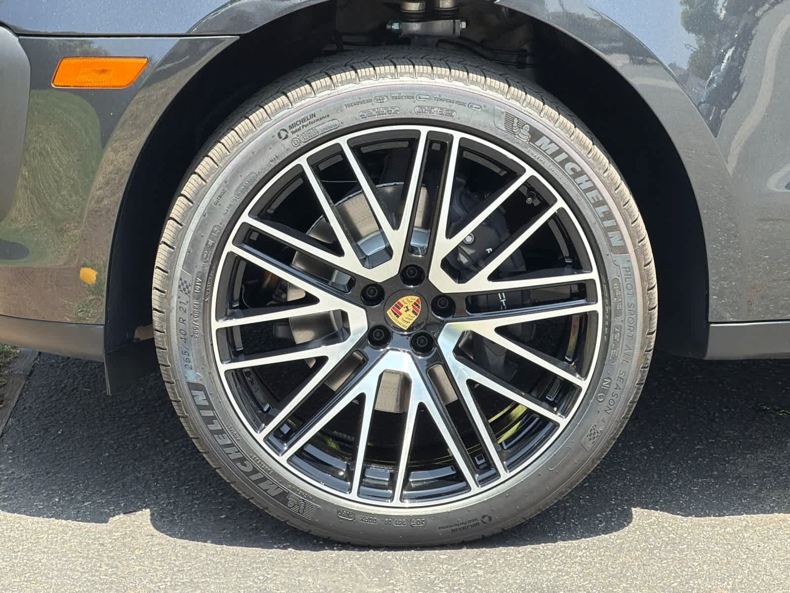 New 2026 Porsche Macan AWD/4WD image 31