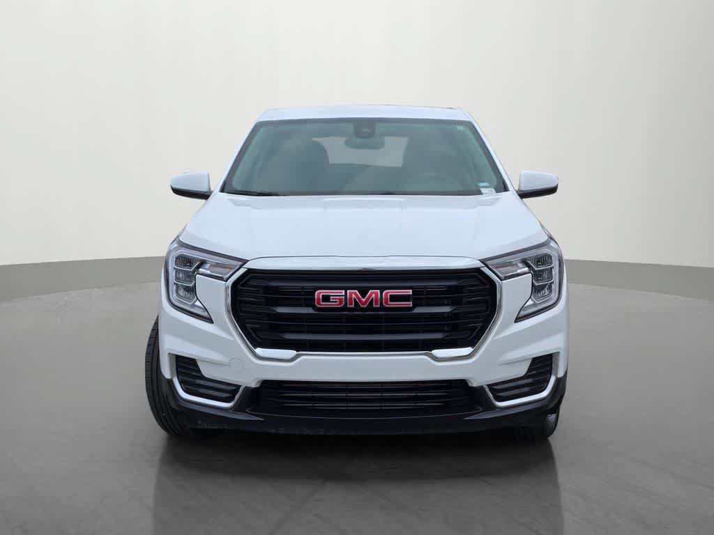 Used 2024 GMC Terrain SLE AWD/4WD image 2