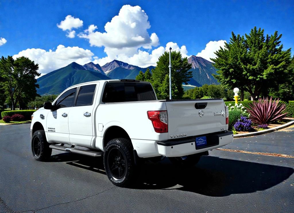 Used 2017 Nissan Titan SV RWD image 5