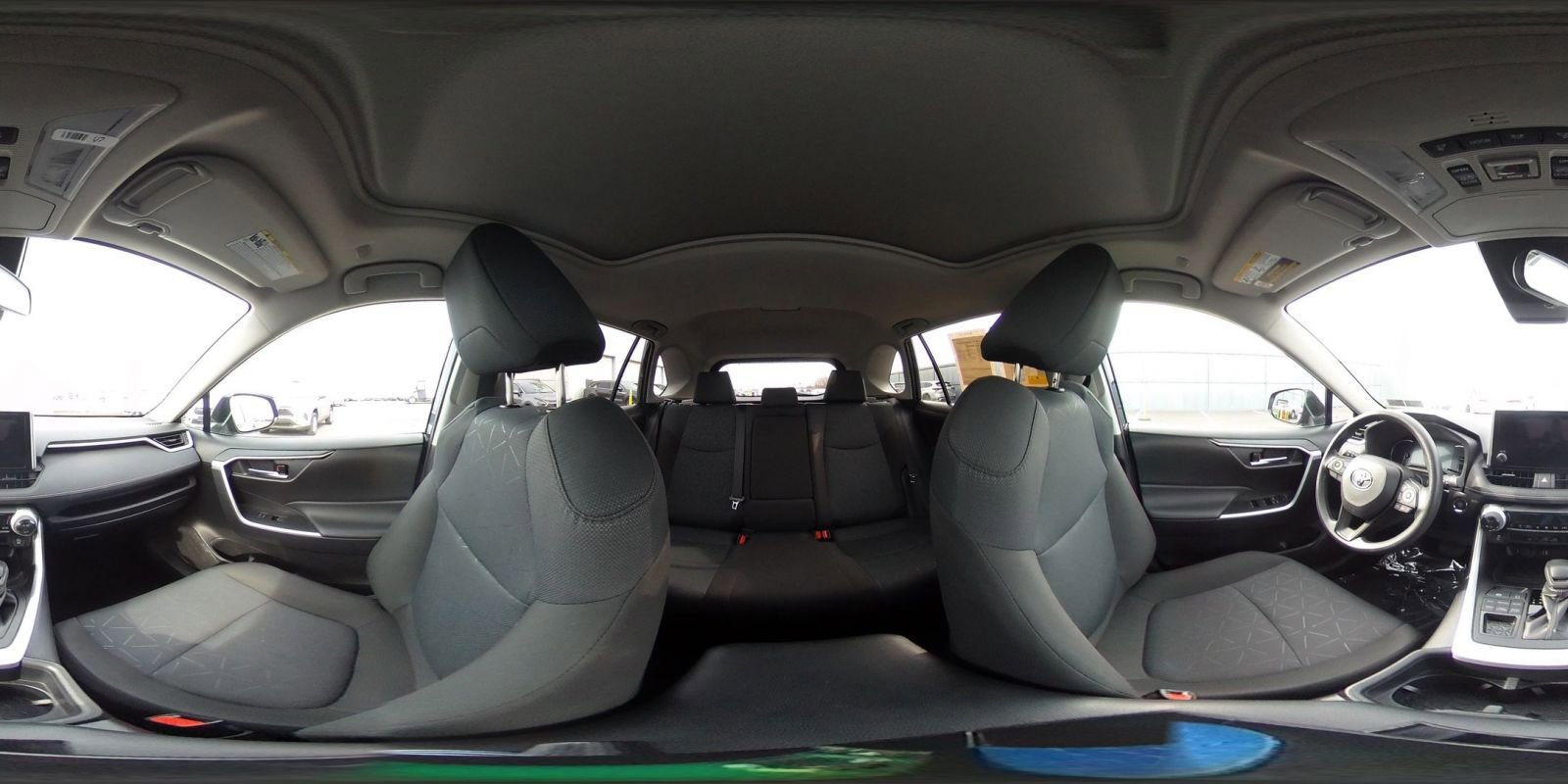 Used 2025 Toyota RAV4 XLE image 42