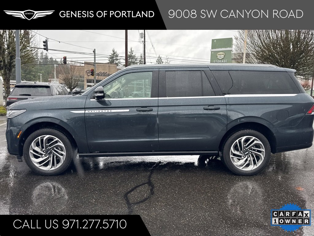 Used 2025 Lincoln Navigator L Reserve image 4