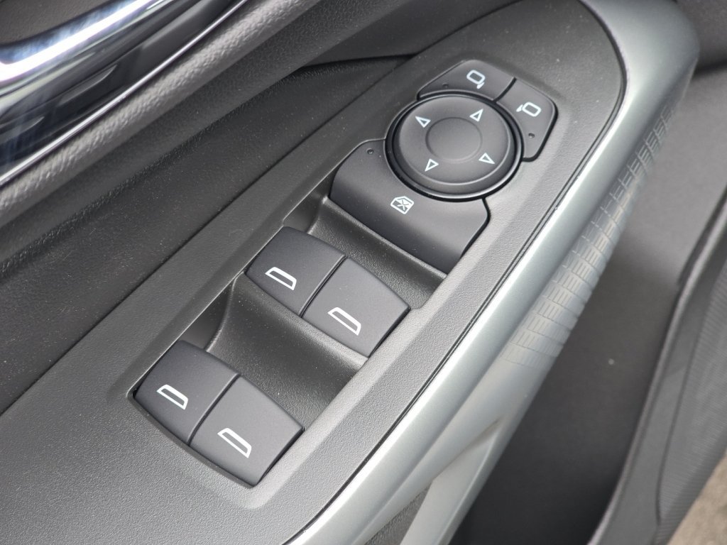 New 2026 Chevrolet Trax LS w/ LS Convenience Package FWD image 16