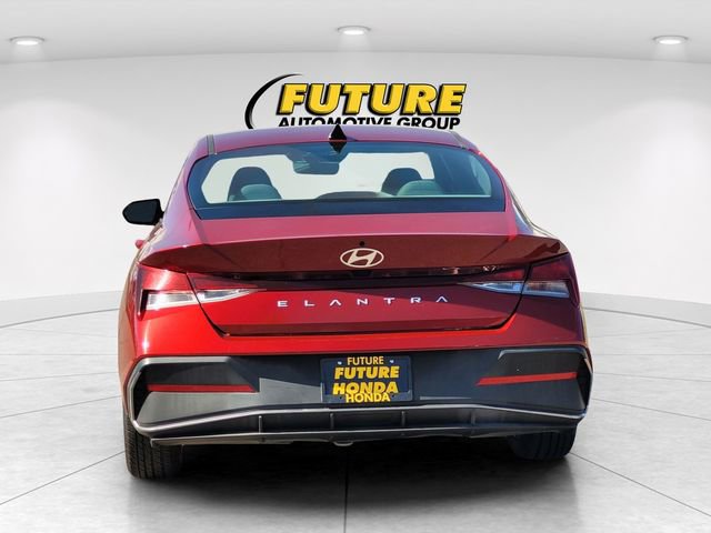 Used 2024 Hyundai Elantra SEL FWD image 8