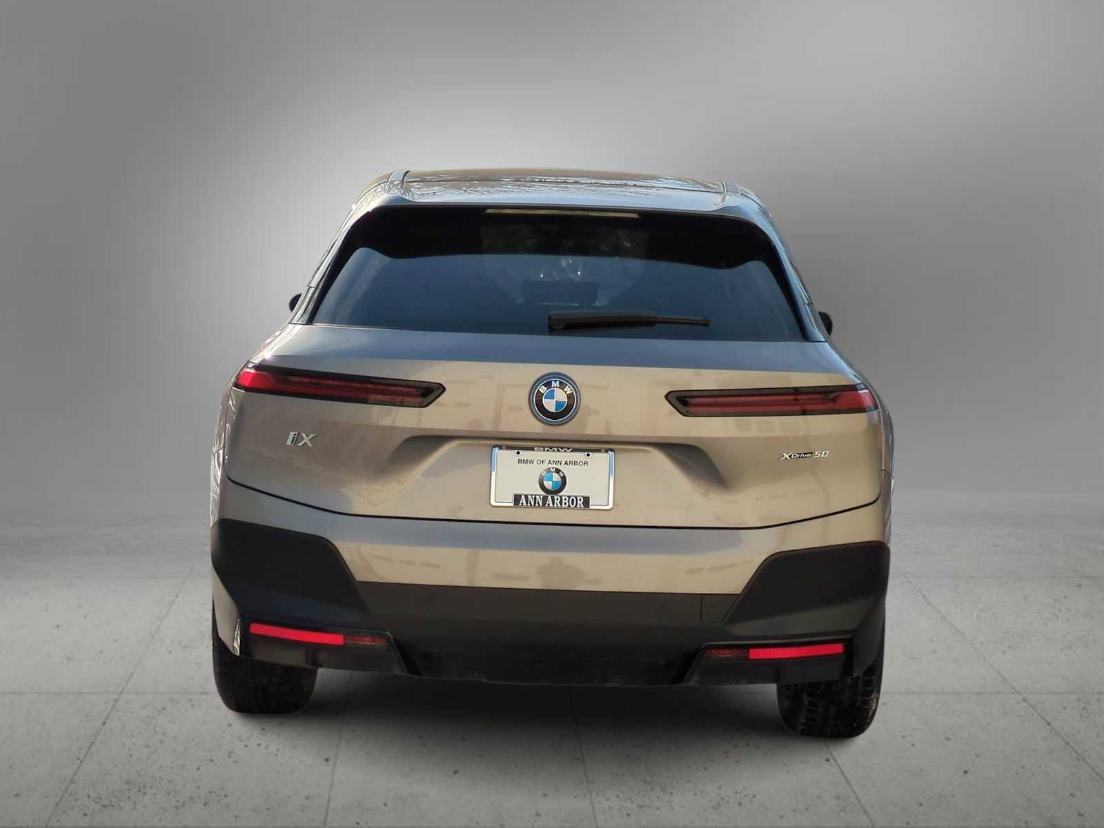 Used 2025 BMW iX xDrive50 image 7