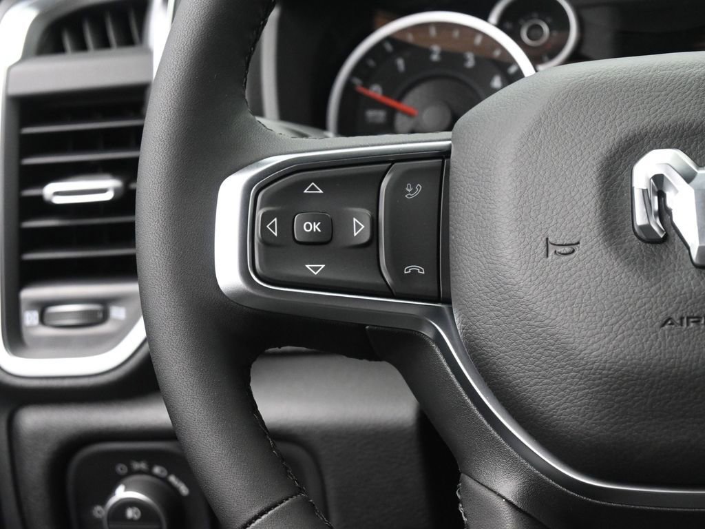 New 2026 RAM 1500 4x4 Crew Cab image 33