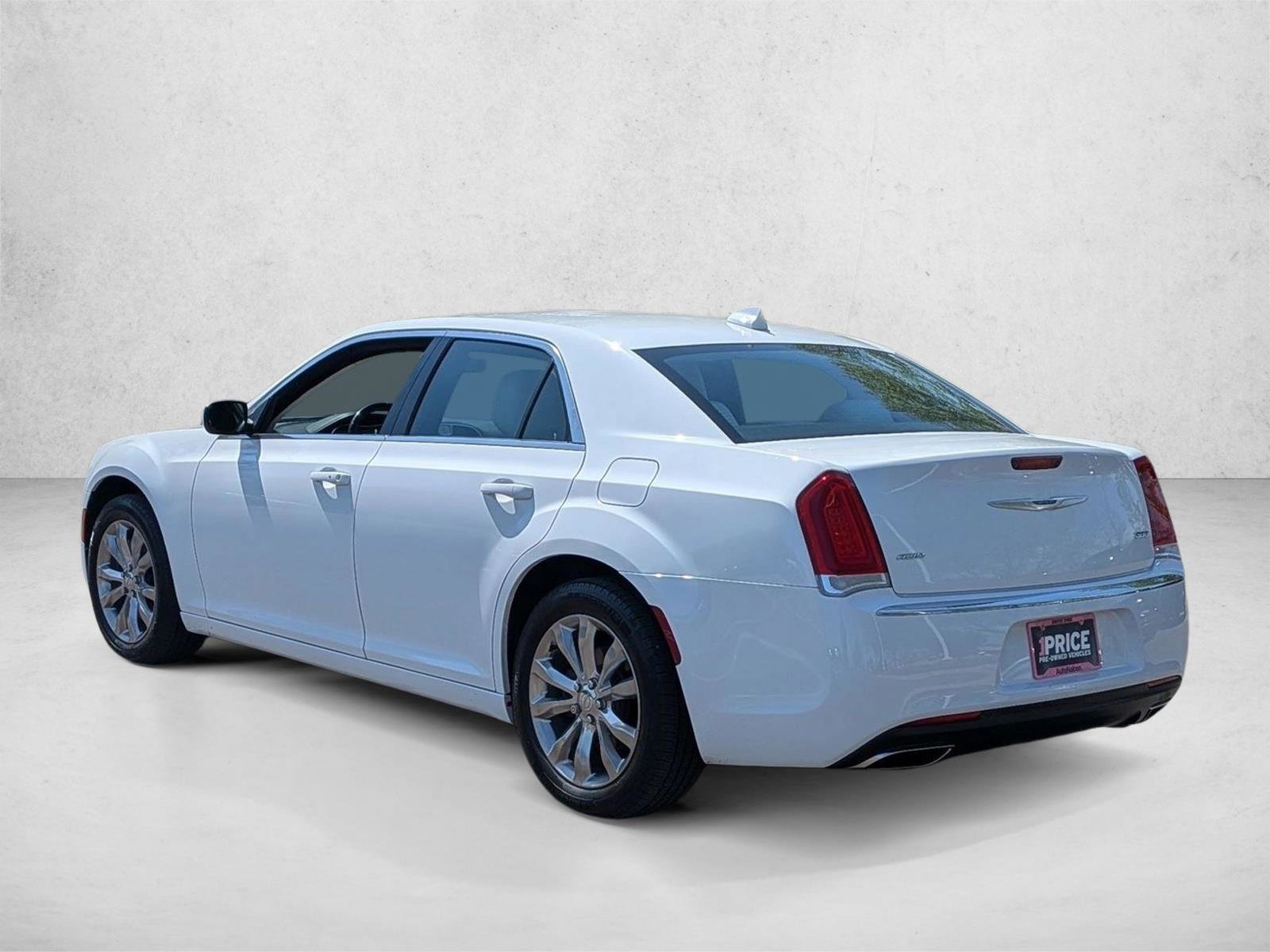 Used 2019 Chrysler 300 Touring AWD/4WD image 7