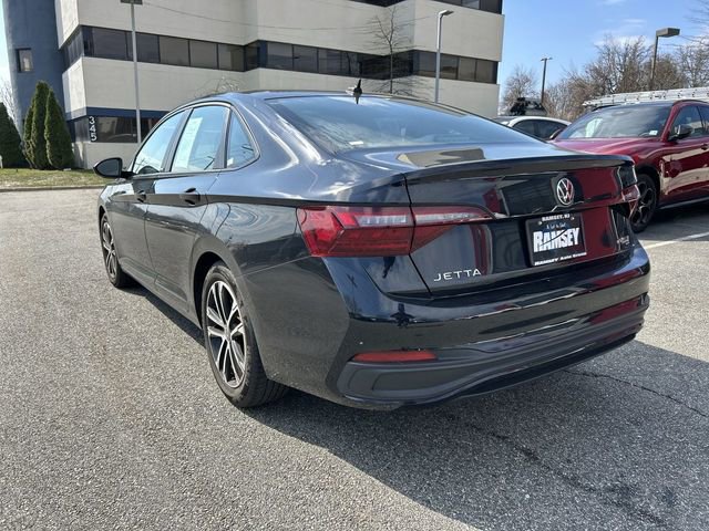 Used 2023 Volkswagen Jetta Sport image 6
