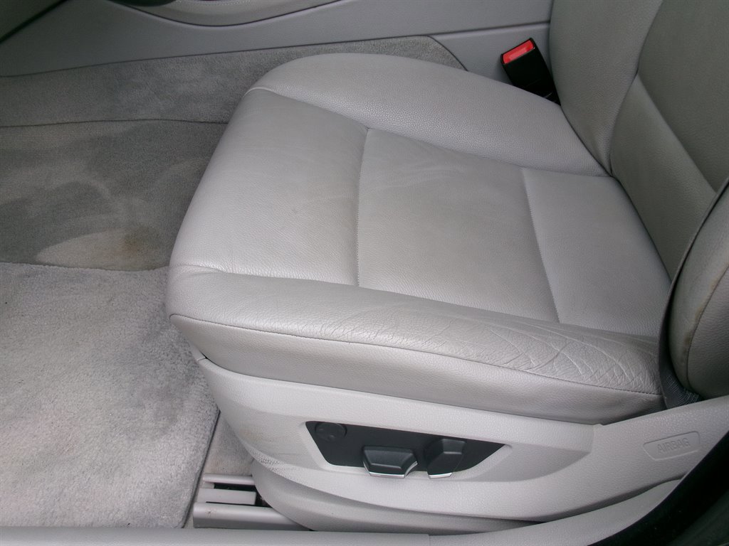 Used 2011 BMW 535i xDrive Sedan AWD/4WD image 13
