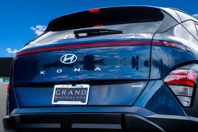 Used 2024 Hyundai Kona SEL AWD/4WD image 43
