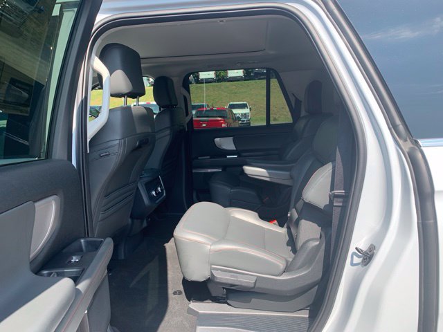 Used 2025 Ford Expedition Max Active AWD/4WD image 18