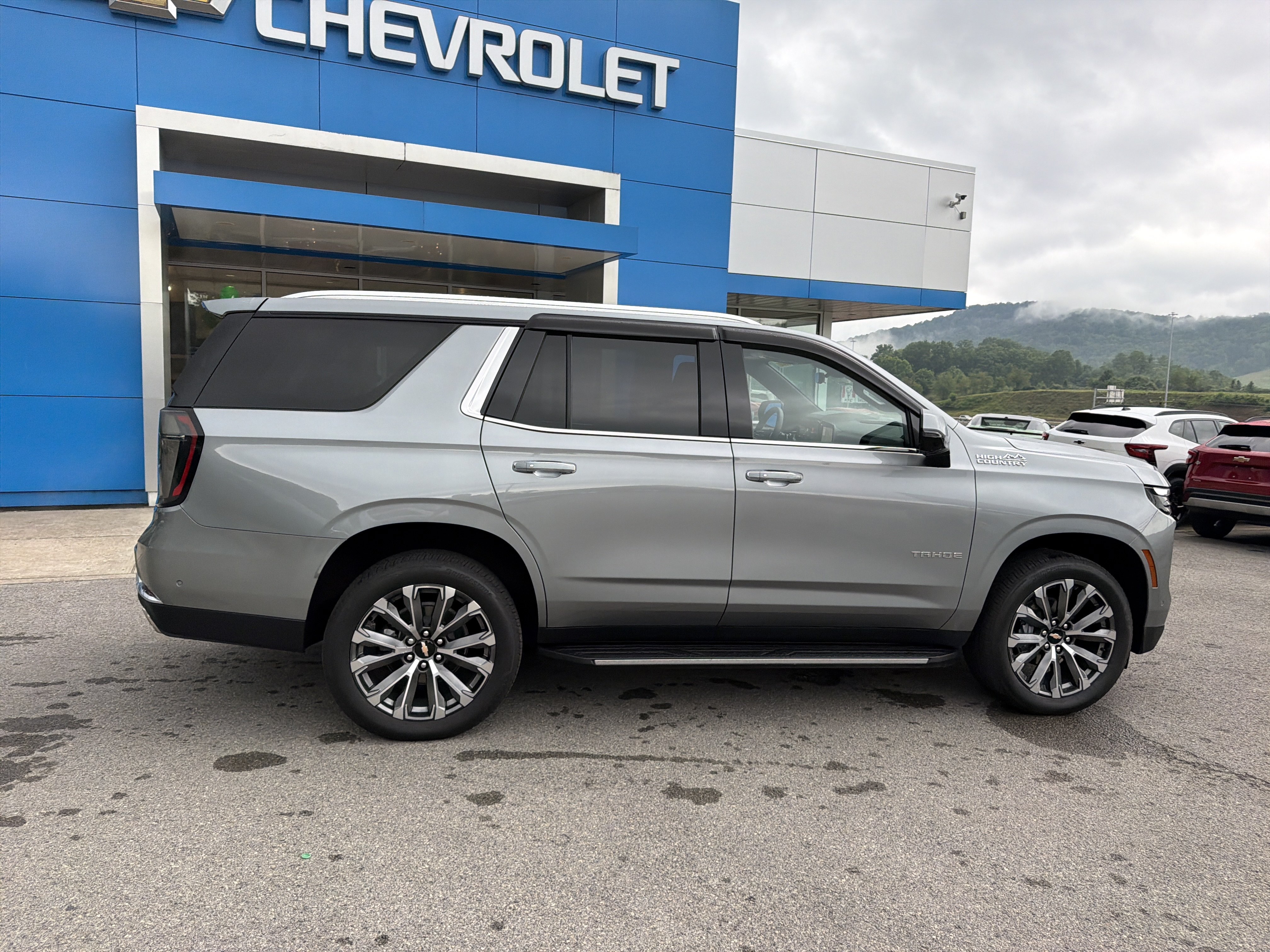 Used 2026 Chevrolet Tahoe High Country w/ Sun And Tow Package AWD/4WD image 3