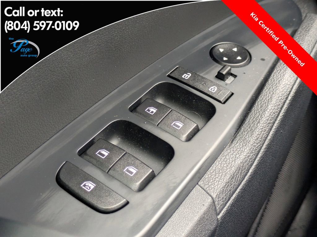 Used 2025 Kia Sportage LX image 23