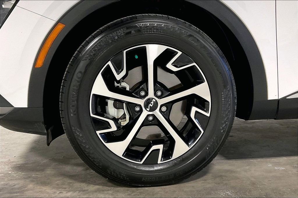 Used 2023 Kia Sportage EX image 11
